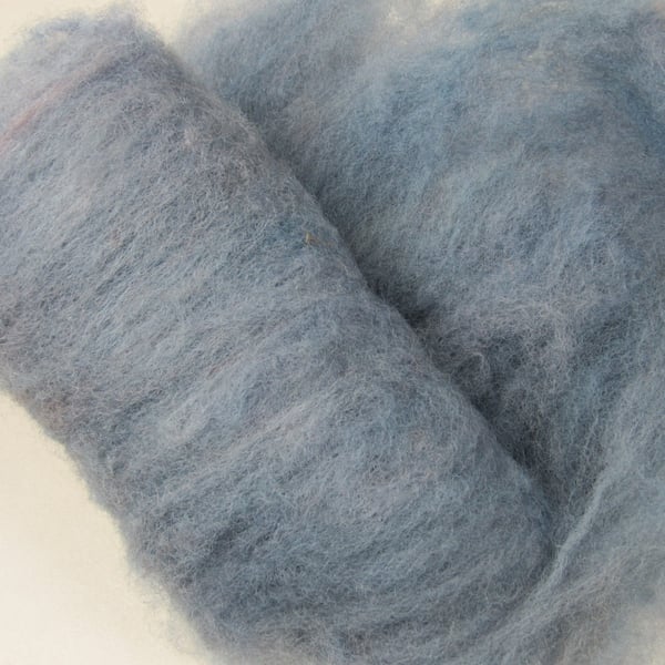 10g Naturally Dyed Indigo Violet Llanwenog Felting Wool