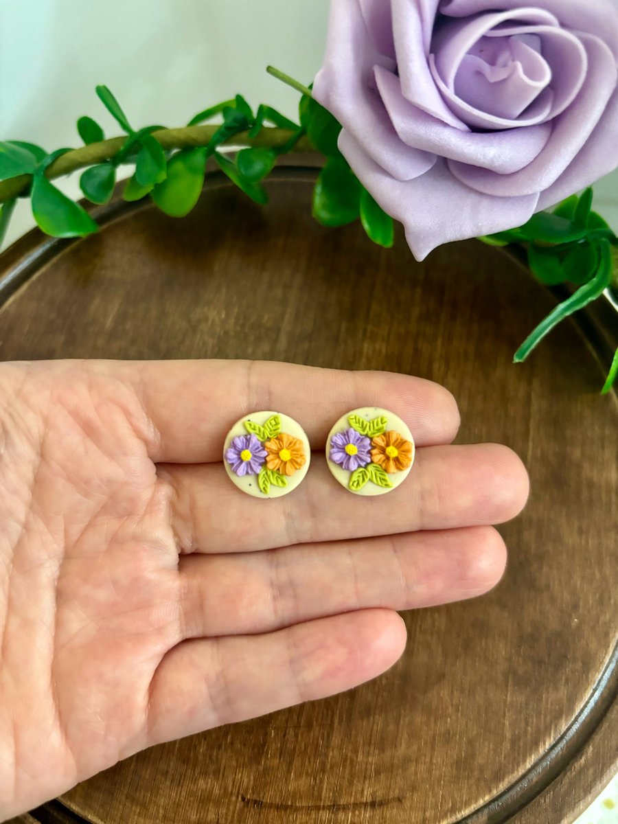 Polymer clay daisy studs earrings 