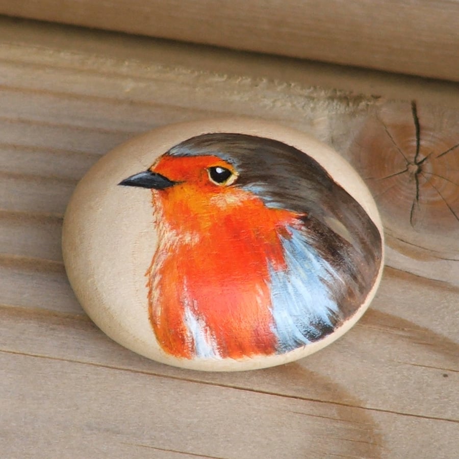 Hand painted wooden pebble - Robin - 3.5x3cm (1.5x1.25 inches)