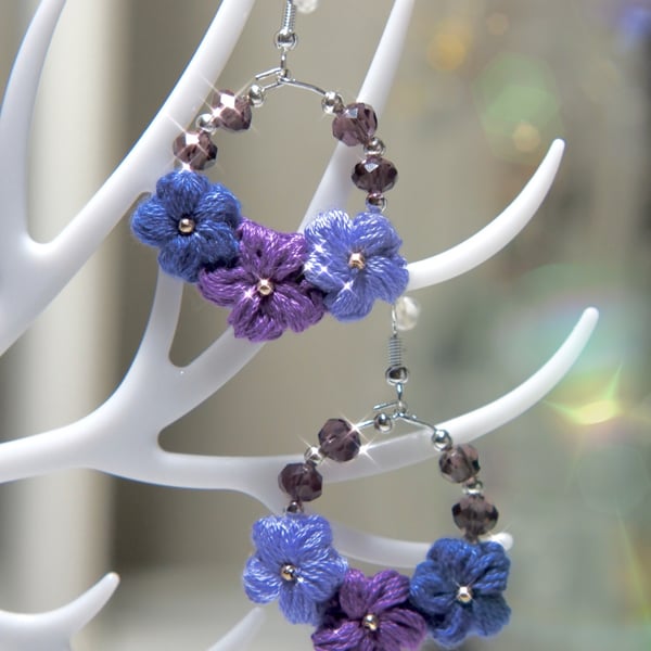 Microcrochet purple flowers earrings 