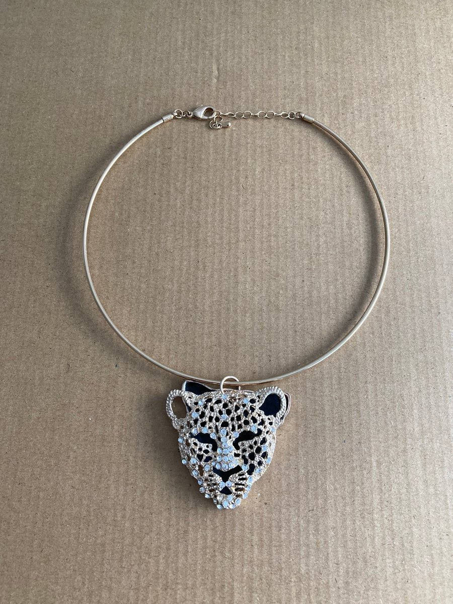 Handmade Upcycled Sparkly Rhinestone Pendant Leopard Head Gold Tone Wire choker 