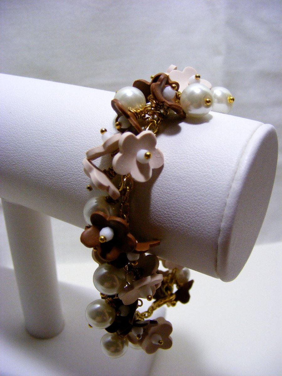 Coffee and Cream Flower Bracelet