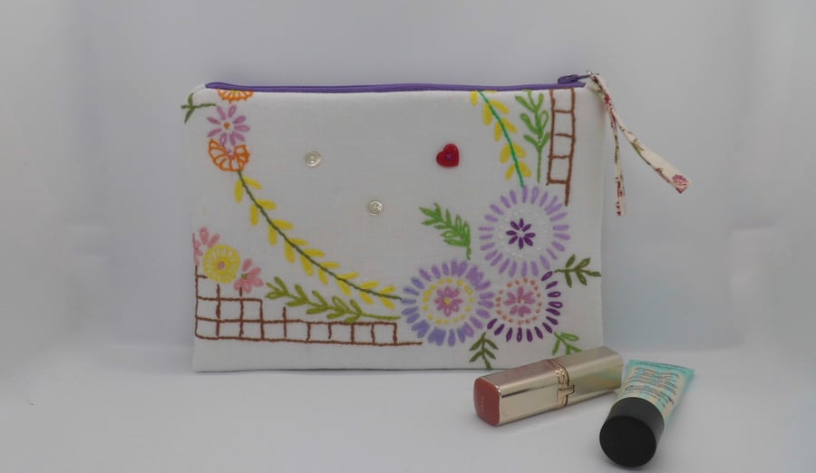 SOLD Zipped make up bag using upcycled embroidery