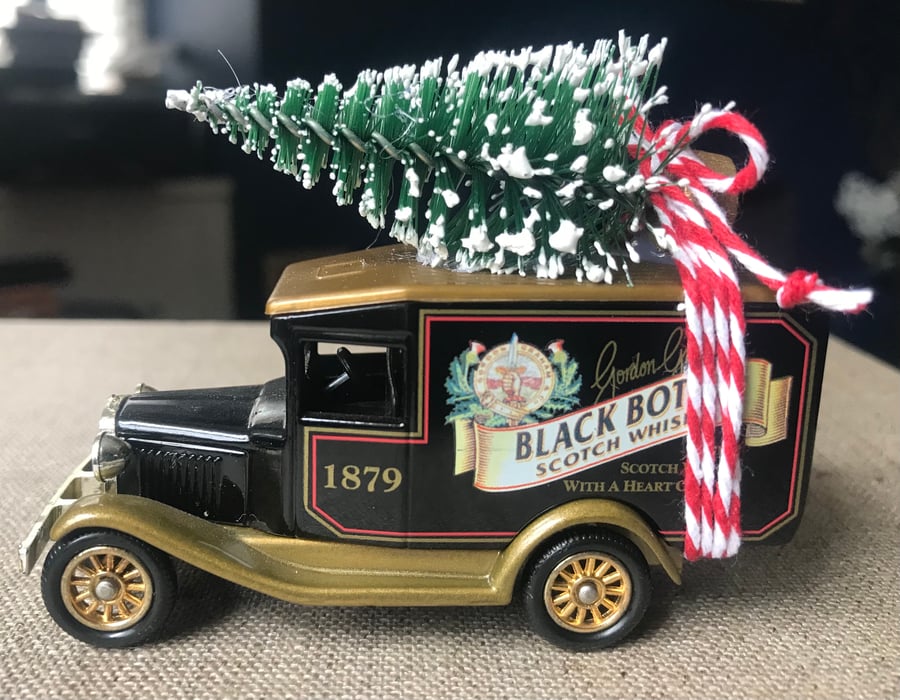 Vintage WHISKY  BLACK BOTTLE  die cast CHRISTMAS decoration