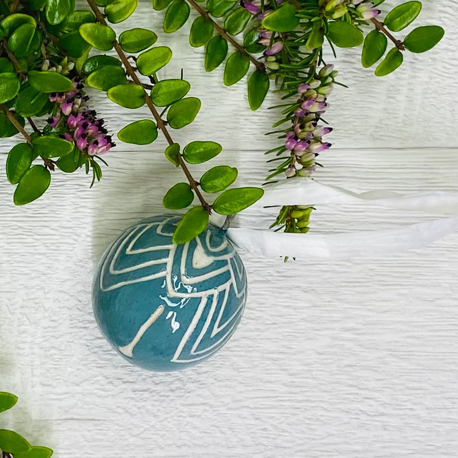 Ceramic bauble