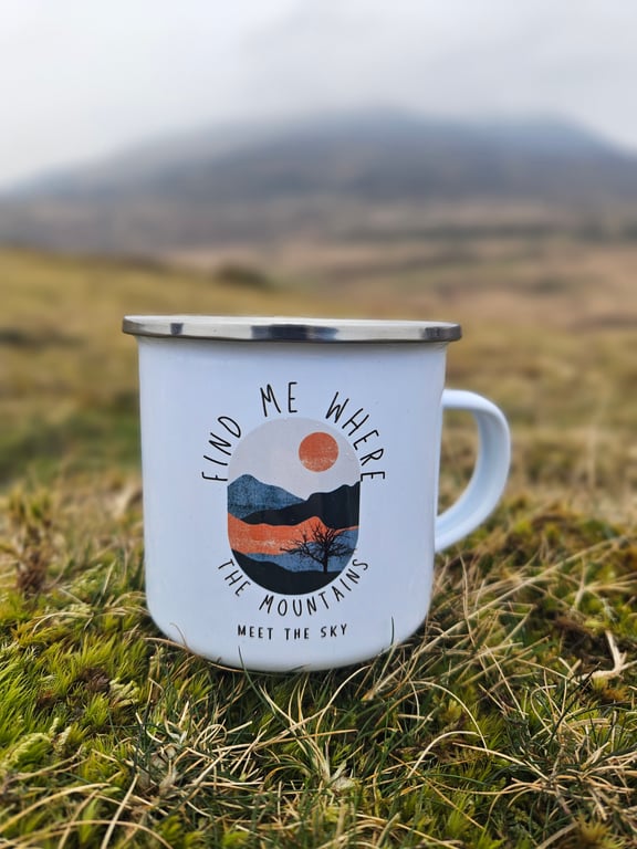 Mountain lover mug, Enamel hiking mug, perfect gift for outdoor lovers.