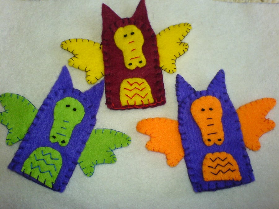 Dragon finger puppets