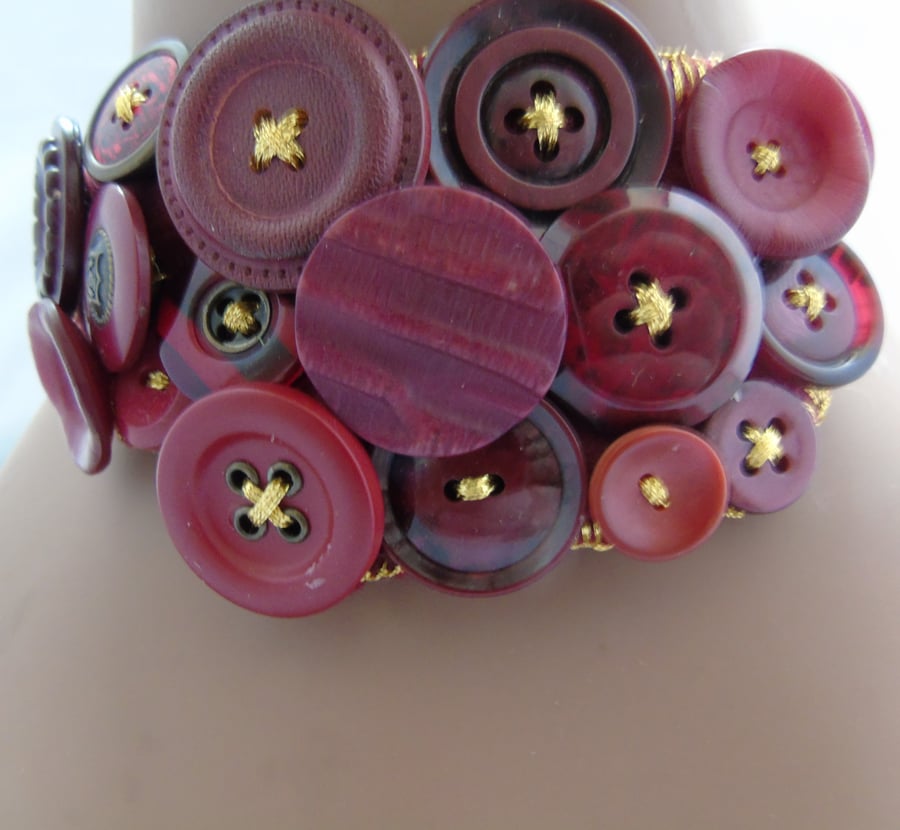 Vintage Button Necklace - burgundy