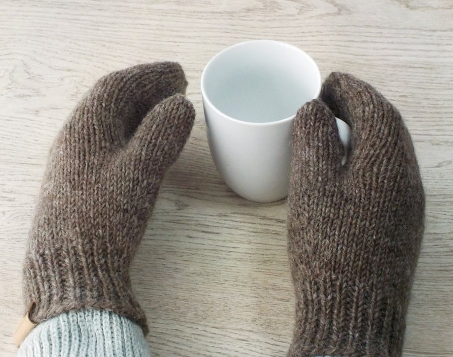 Knitted wool mittens natural brown British Falklands wool  