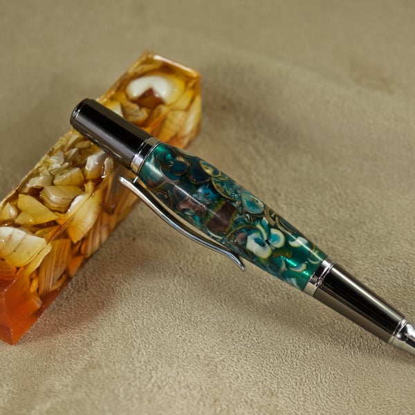 Unique sea shell twist pen hand crafted on Orkney. S29