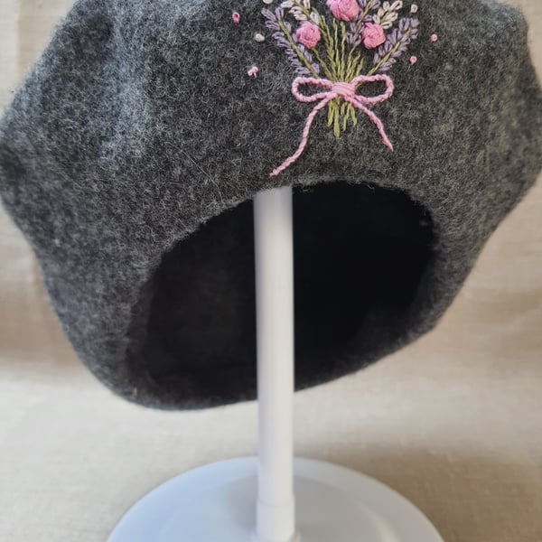 Embroidered Beret 