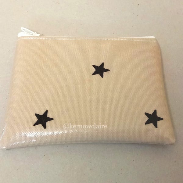 Beige coin purse with stars pattern 