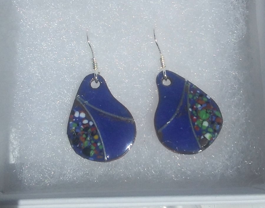 KIDNEY SHAPED ENAMELLED EARRINGS - SMALL & DAINTY WITH SILVER WIRE