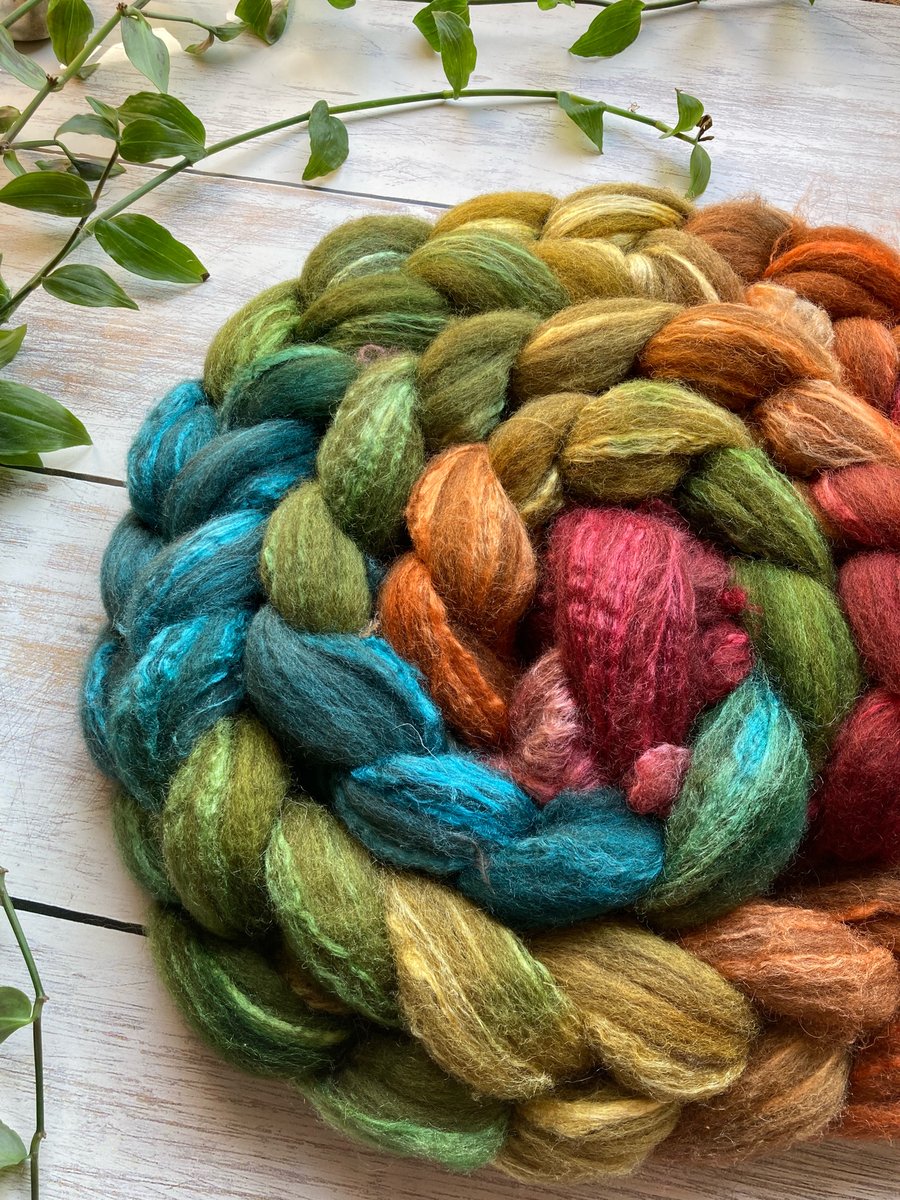 Oatmeal BFL and Silk Spinning fibre 100g Rosy Apples