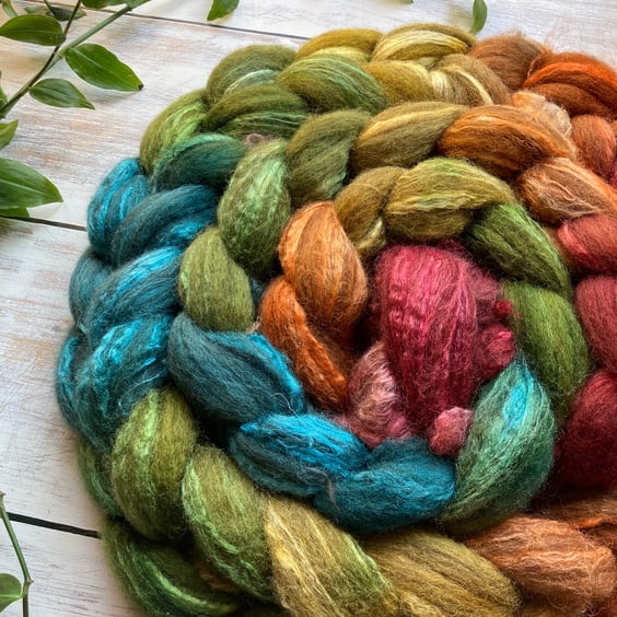 Oatmeal BFL and Silk Spinning fibre 100g Rosy Apples