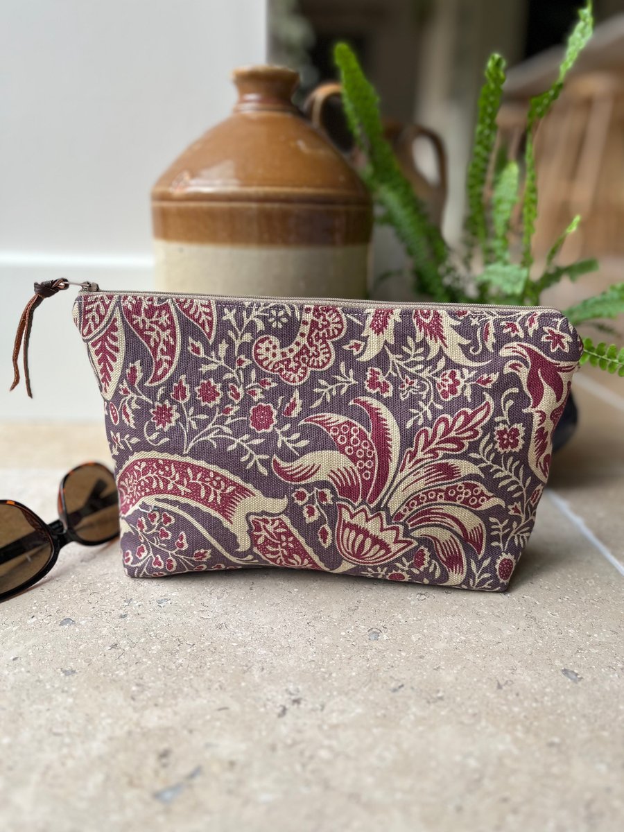 William Morris Indian linen large zip pouch with beige gingham cotton lining