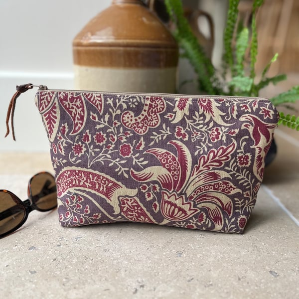 William Morris Indian linen large zip pouch with beige gingham cotton lining