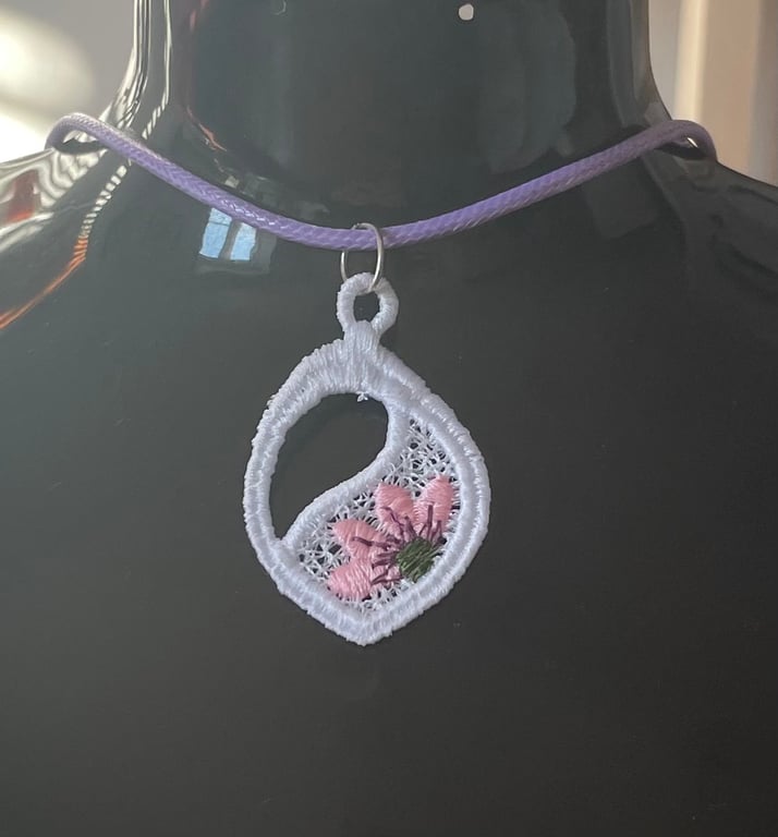 Handmade Free Standing Lace Pendant Necklace 