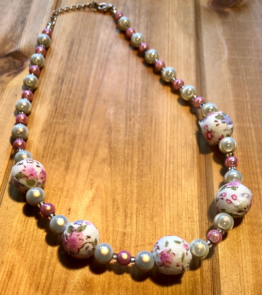 Cloth bead necklace