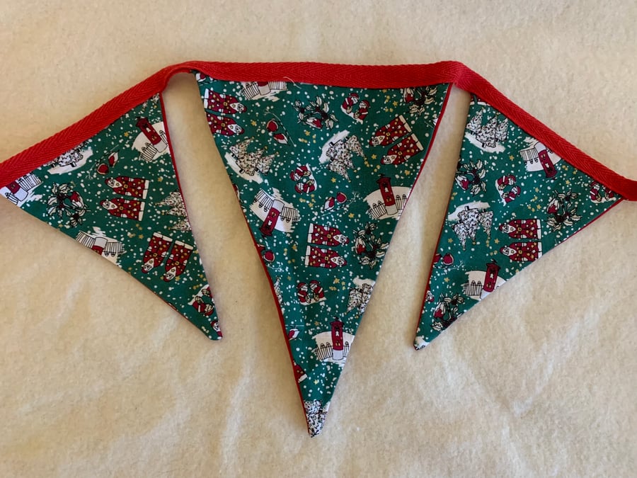 Santas in the Snow Bunting