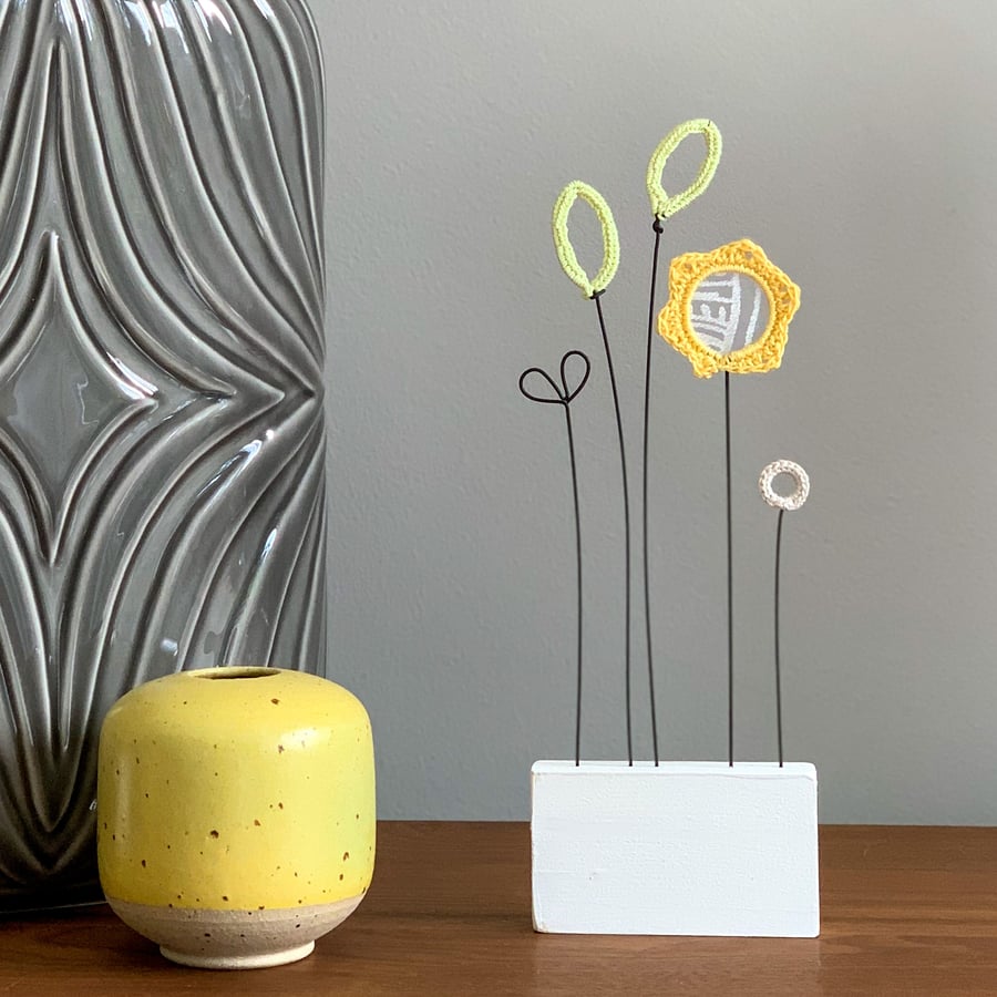 Letterbox Wire & Crochet Flowers - Sunshine and flowers