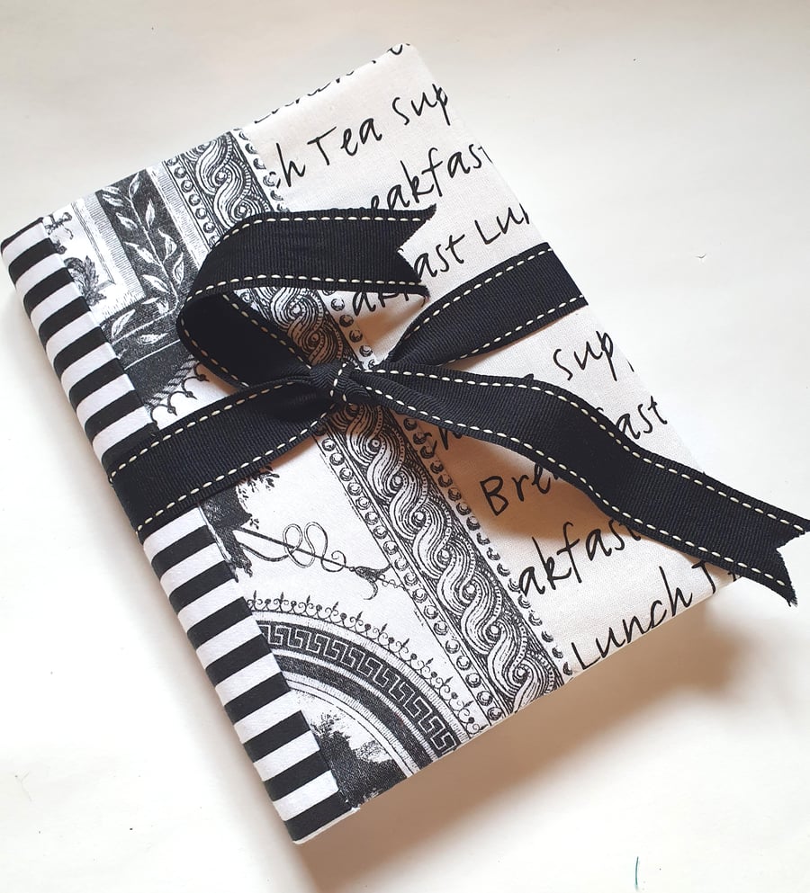 Covered A5 notebook - reusable - black & white - special price