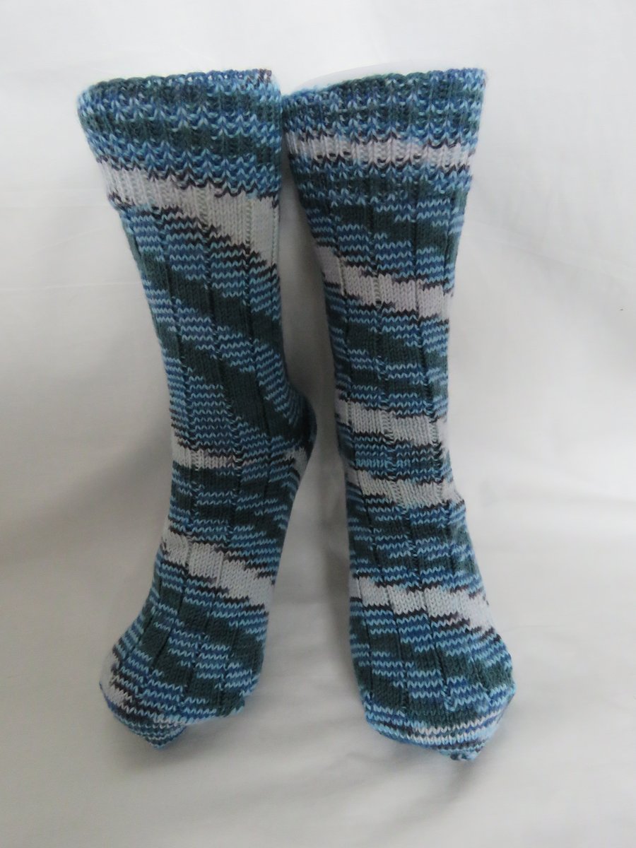 Hand-cranked Knitted Ribbed Wool Socks Size 8 to 9