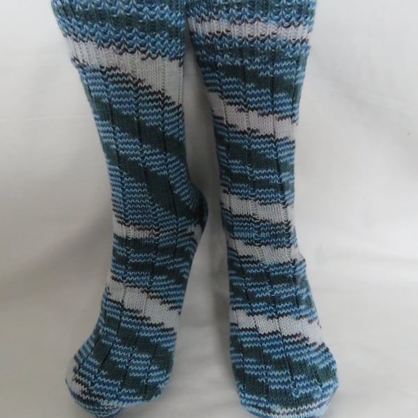 Hand-cranked Knitted Ribbed Wool Socks Size 8 to 9