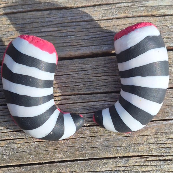 Beetlejuice Stripy Black and White Earrings Tim Burton Halloween 