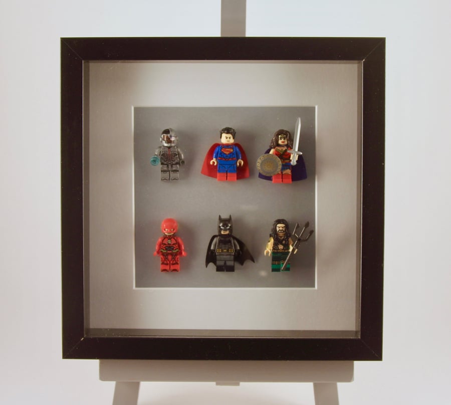 DC Comics Justice League mini Figures frame