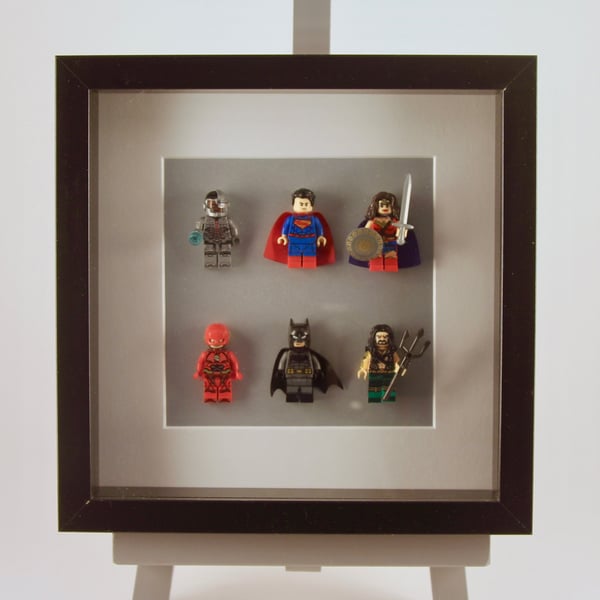 DC Comics Justice League mini Figures frame