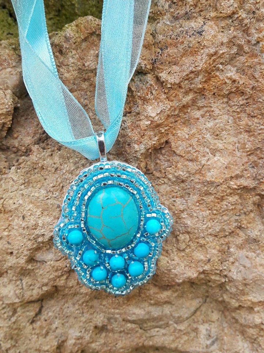 Gemstone Beadwork Choker Necklace - Turquoise Howlite