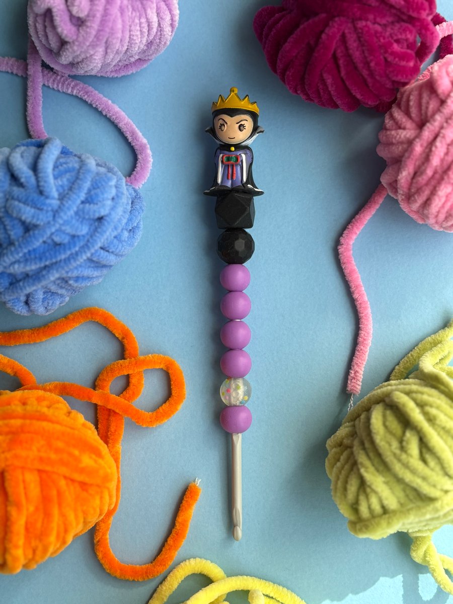 Beaded Crochet Hook - 4mm - Evil Wicked Queen 