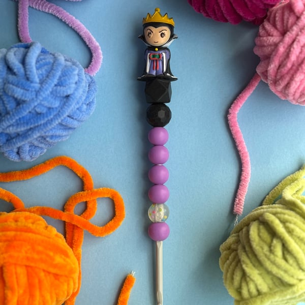 Beaded Crochet Hook - 4mm - Evil Wicked Queen 