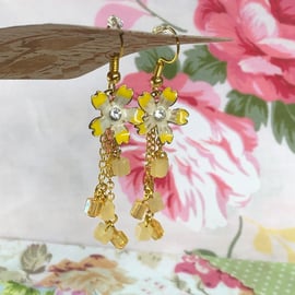 Yellow flower crystal cube dangle earrings 