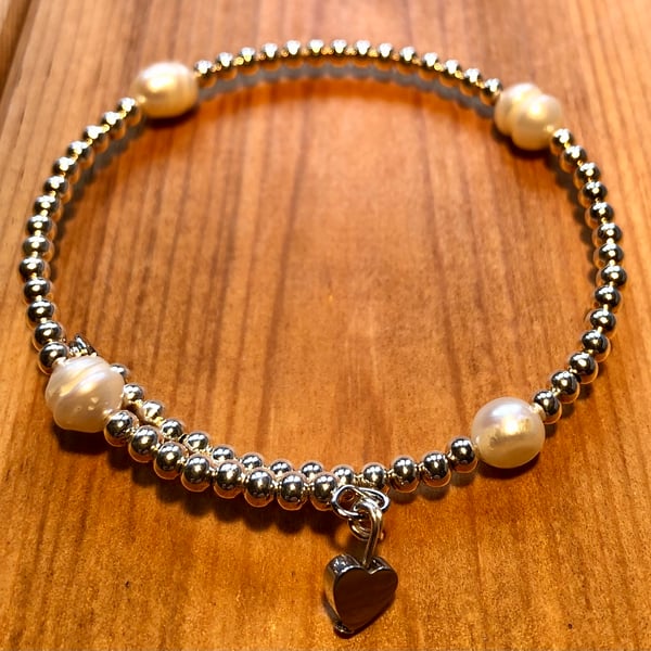 Freshwater pearl memory wire bracelet