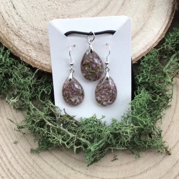 Dried pressed heather flowers set in clear resin set
