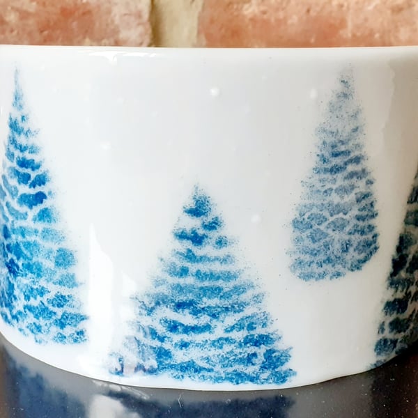 Fused glass winter Christmas snow scene freestanding curved arch panel