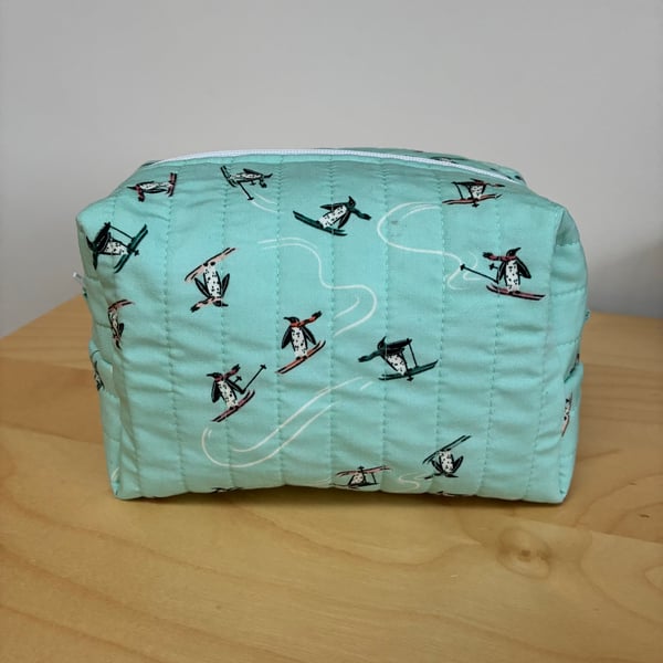 Penguins on Ski’s Quilted Fabric Box Shape Makeup Bag