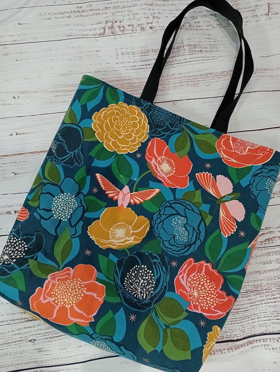Large flowers tote bag