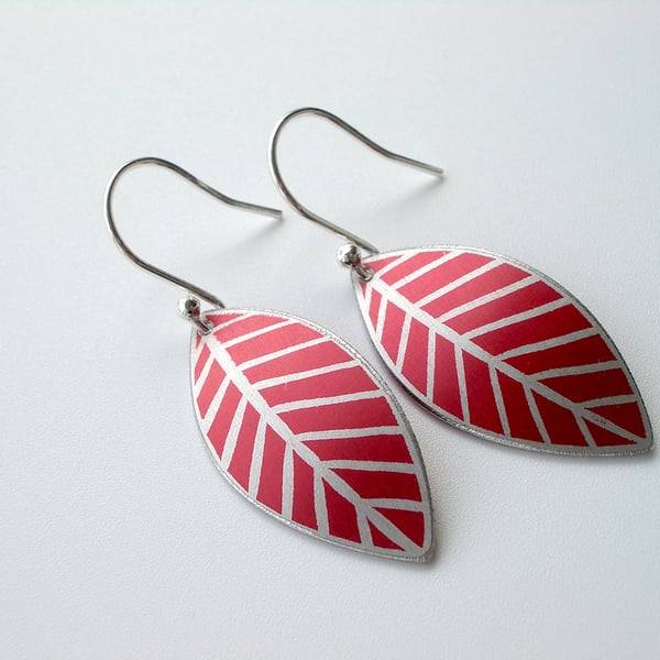 Leaf earrings in red with leaf print