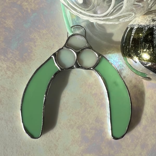 Mistletoe stained glass Christmas decoration - perfect Christmas gift in mint