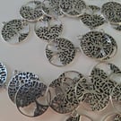 30 x Tibetan Antique Silver 25mm Round Tree Of Life Charms