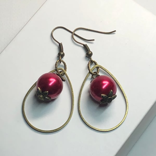 Red pearl bronze hoop earrings