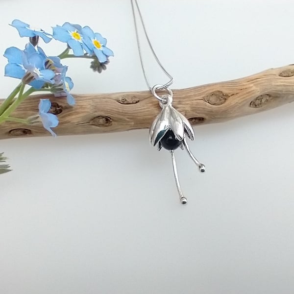 Black Onyx Sterling Silver Flower Pendant Necklace - Free UK P&P