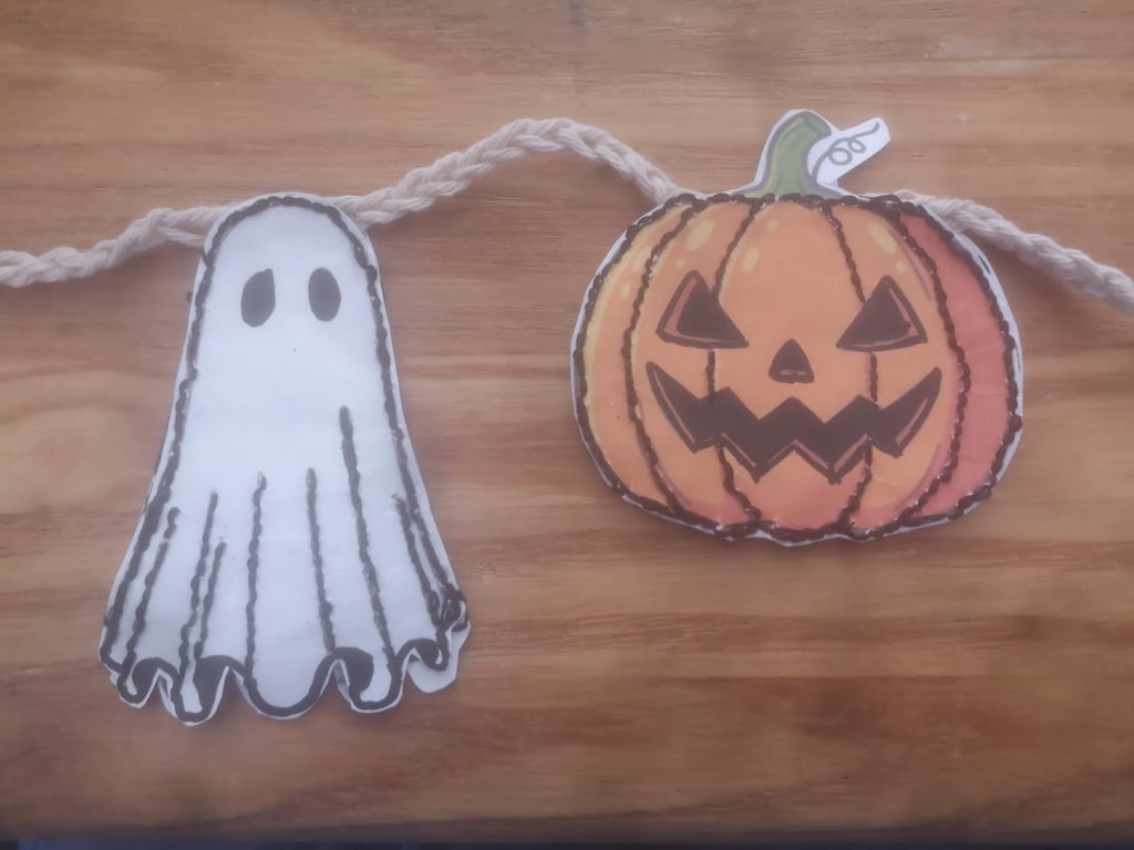 DIY paper Halloween room Decor 
