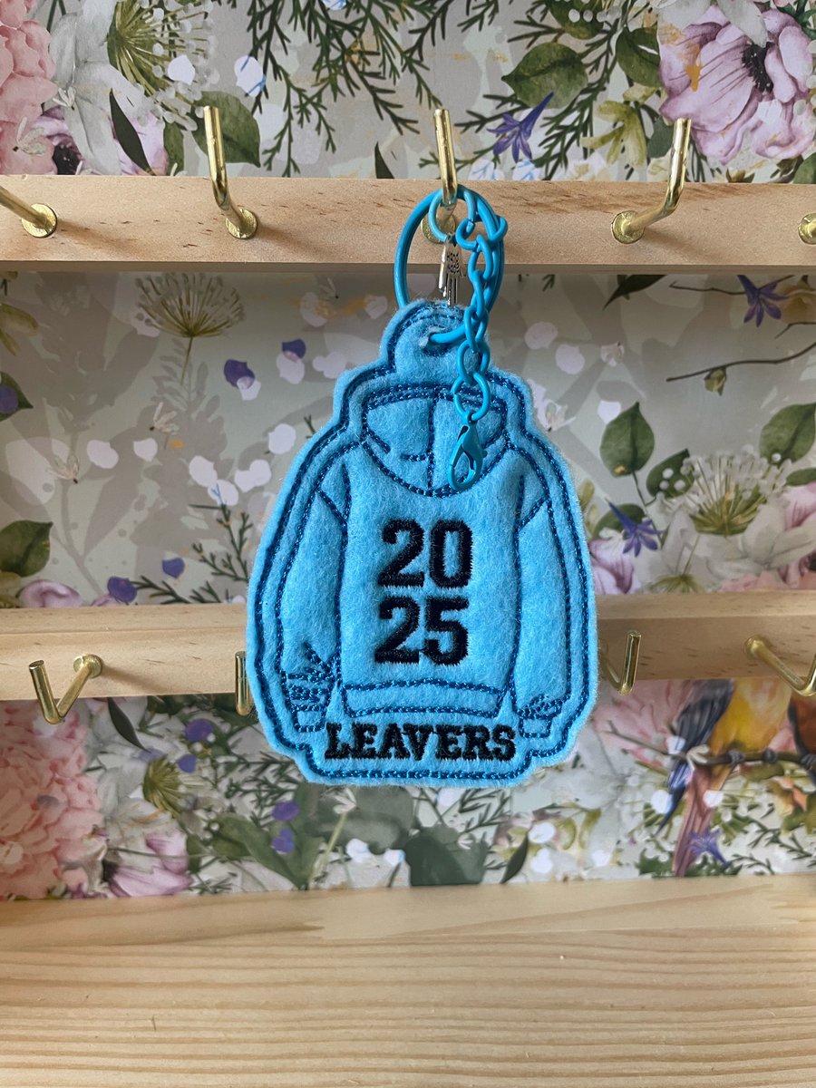Handmade School Leavers 2025 Hoody Keyring – Felt and Cotton