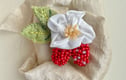 Floral brooches