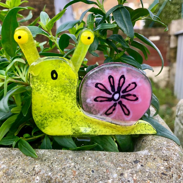 Pink cute  fused glass snail garden stake plant pot decoration 