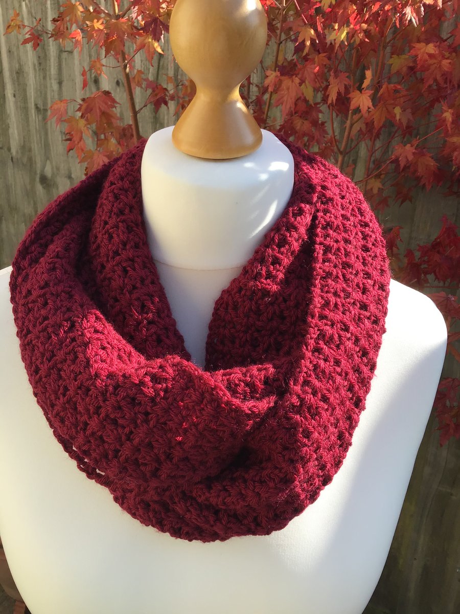 Infinity scarf in soft acrylic & Merino wool,  colour Burgundy